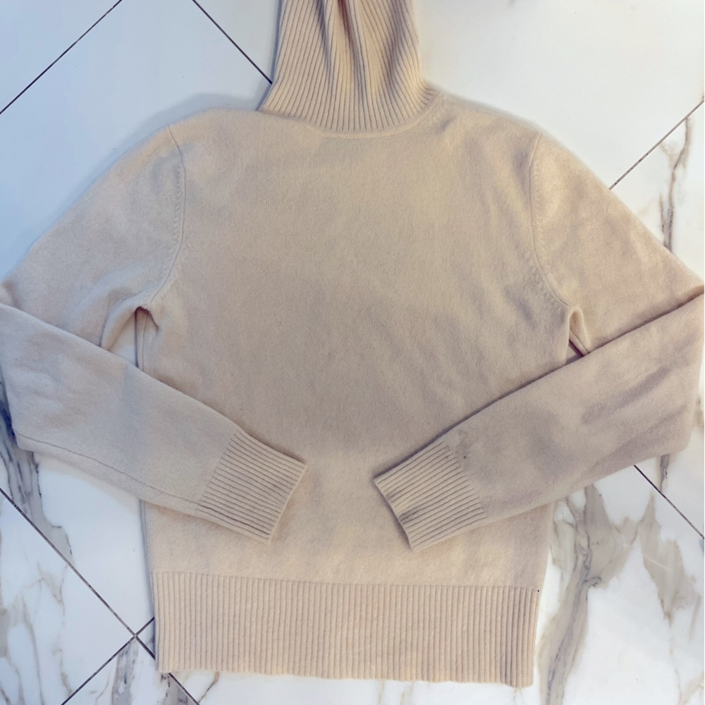 100% Cashmere Turtleneck